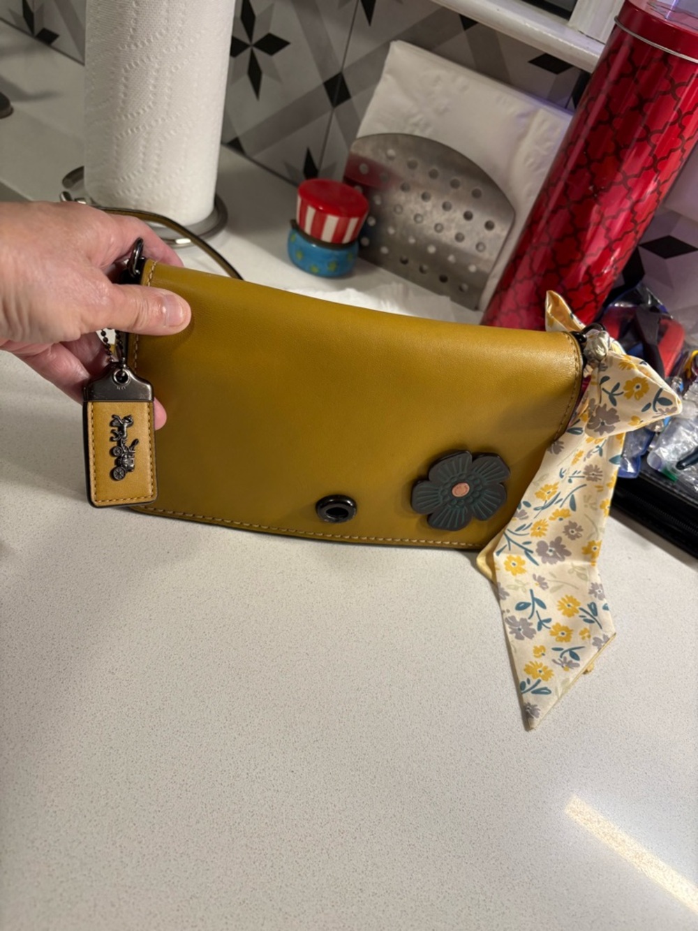 Coach Dinky w/ KISSLOCK 1941 in
Yellow Leather Crossbody with Floral. Pristine - Picture 2 of 5